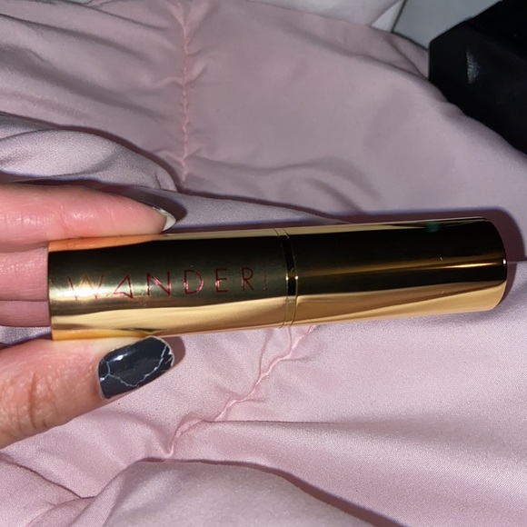 Wander Beauty tan shade Flash Focus Foundation - Picture 5 of 9